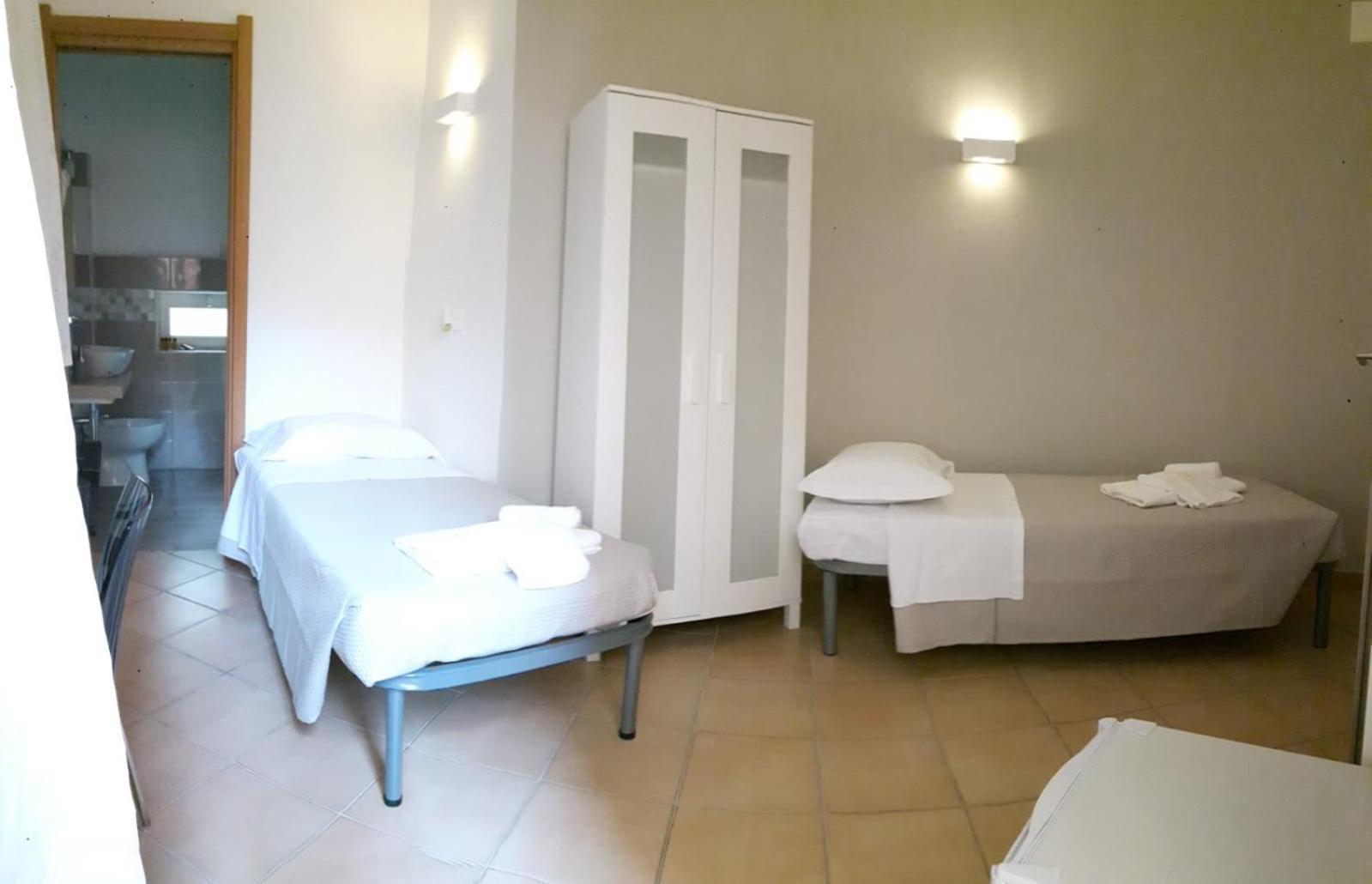 Bed&Bed Tommaso Fazzello Only Rooms Taormina Bilik gambar